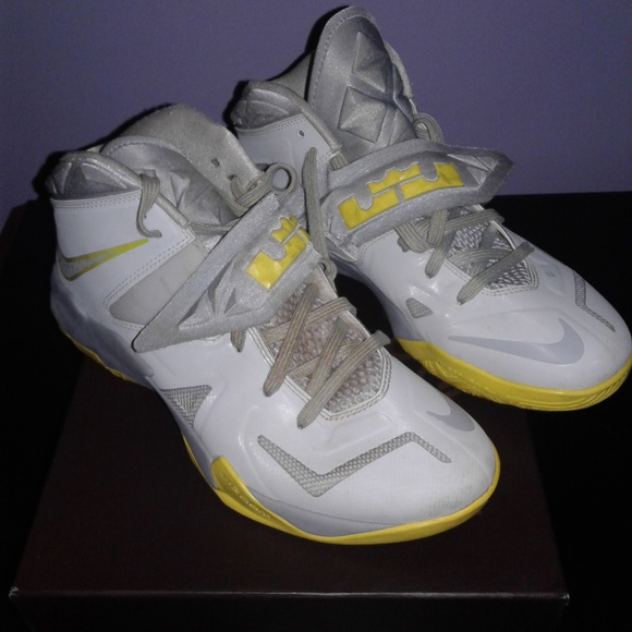 nike zoom lebron james